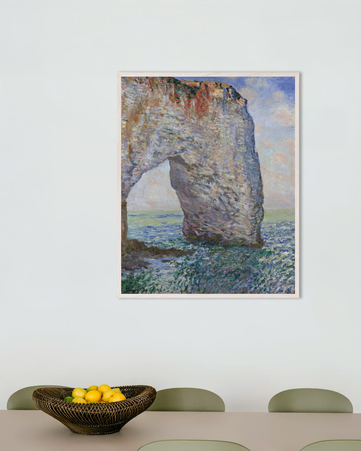 Poster La Manneporte vicino a Étretat (1886) di Claude Monet con cornice in legno bianco