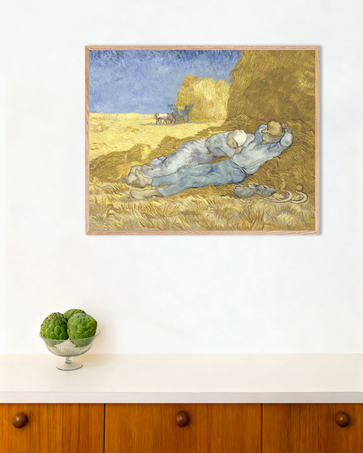 Poster di La siesta, dopo Millet (1890) di Vincent van Gogh, con cornice in legno naturale