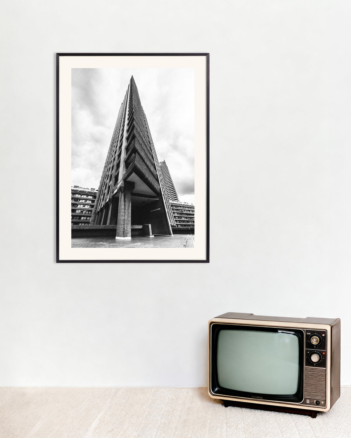 Poster «Prua di una torre triangolare», con cornice in metallo