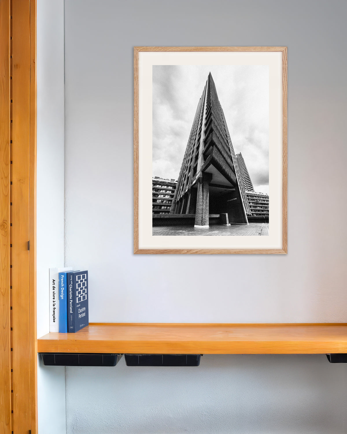 Poster «Prua di una torre triangolare», con cornice in legno naturale