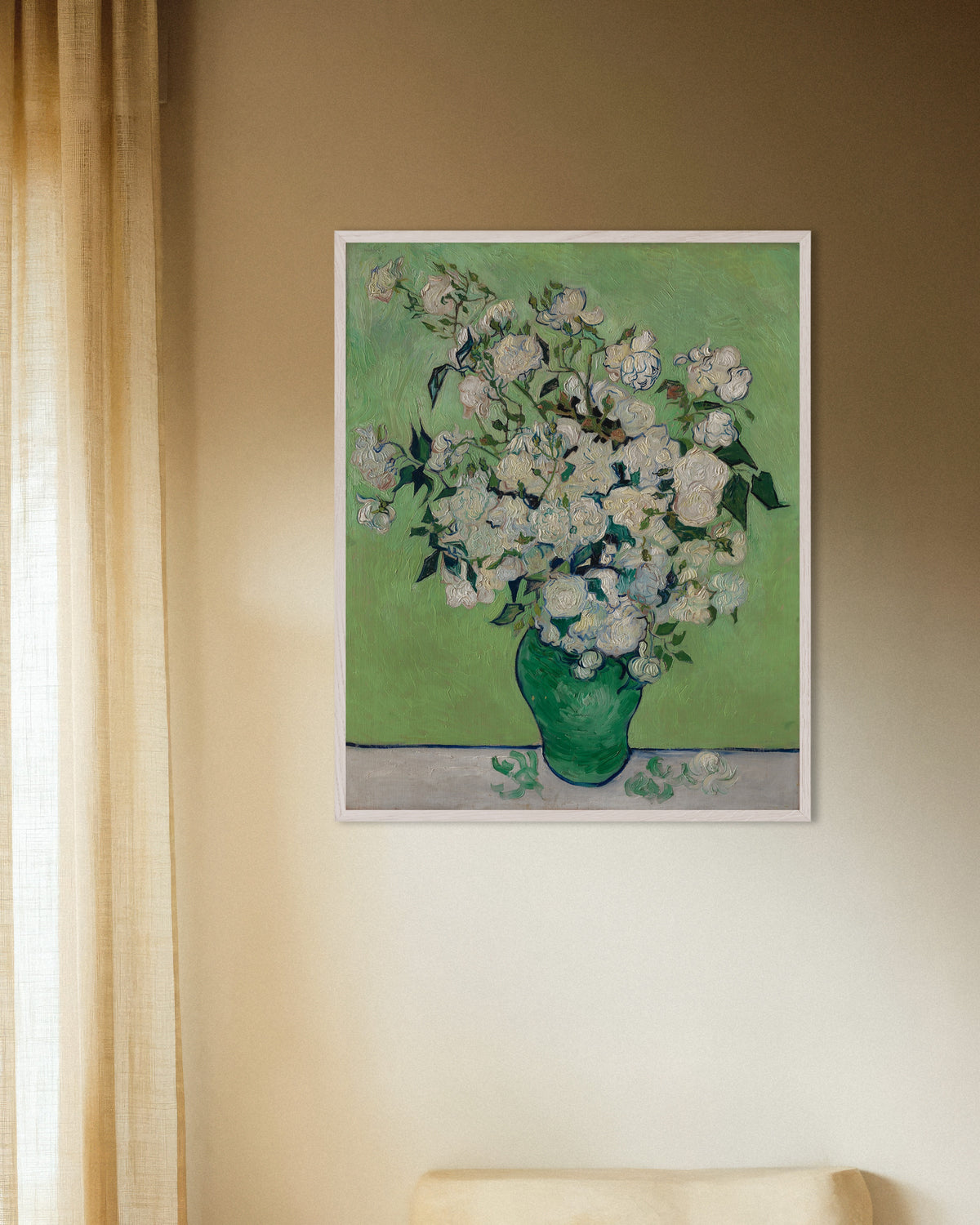 Poster di Vaso con rose (1890) di Vincent van Gogh, con cornice in legno bianco