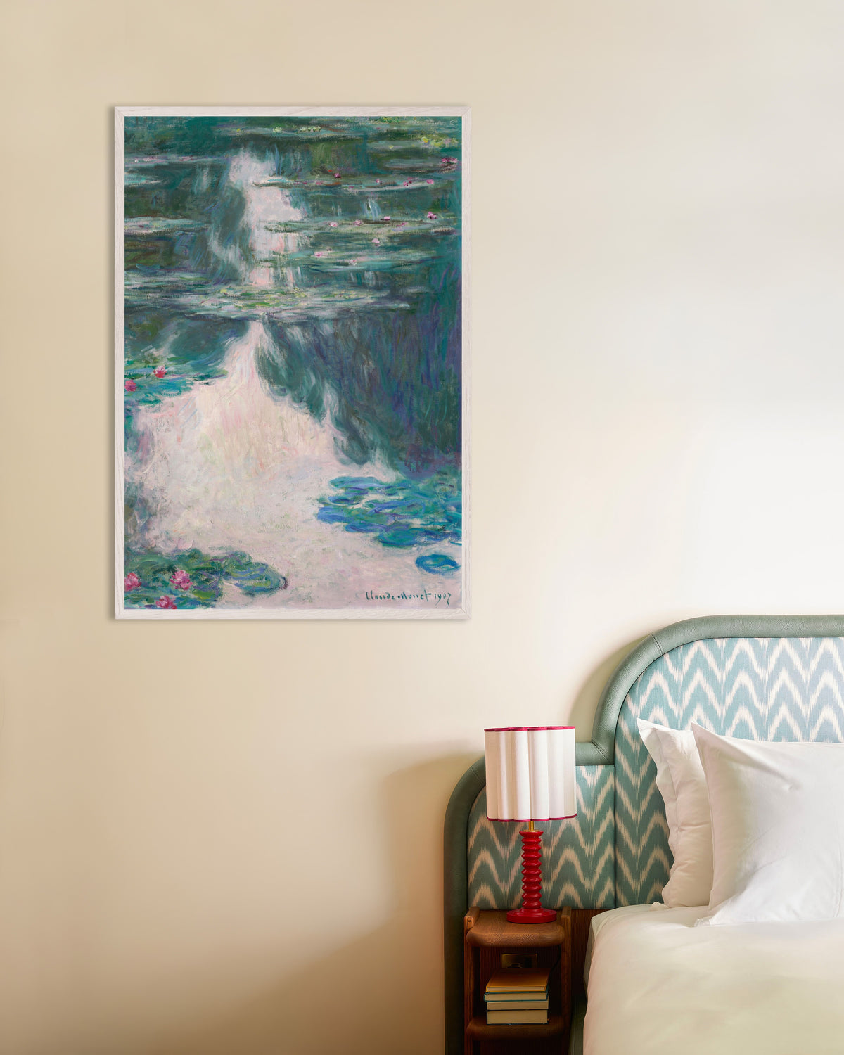 Poster Ninfee, tempo grigio (1907) di Claude Monet con cornice in legno bianco