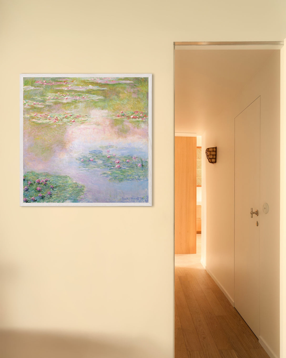 Poster Ninfee, riflessi rosa (1907) di Claude Monet con cornice in legno bianco