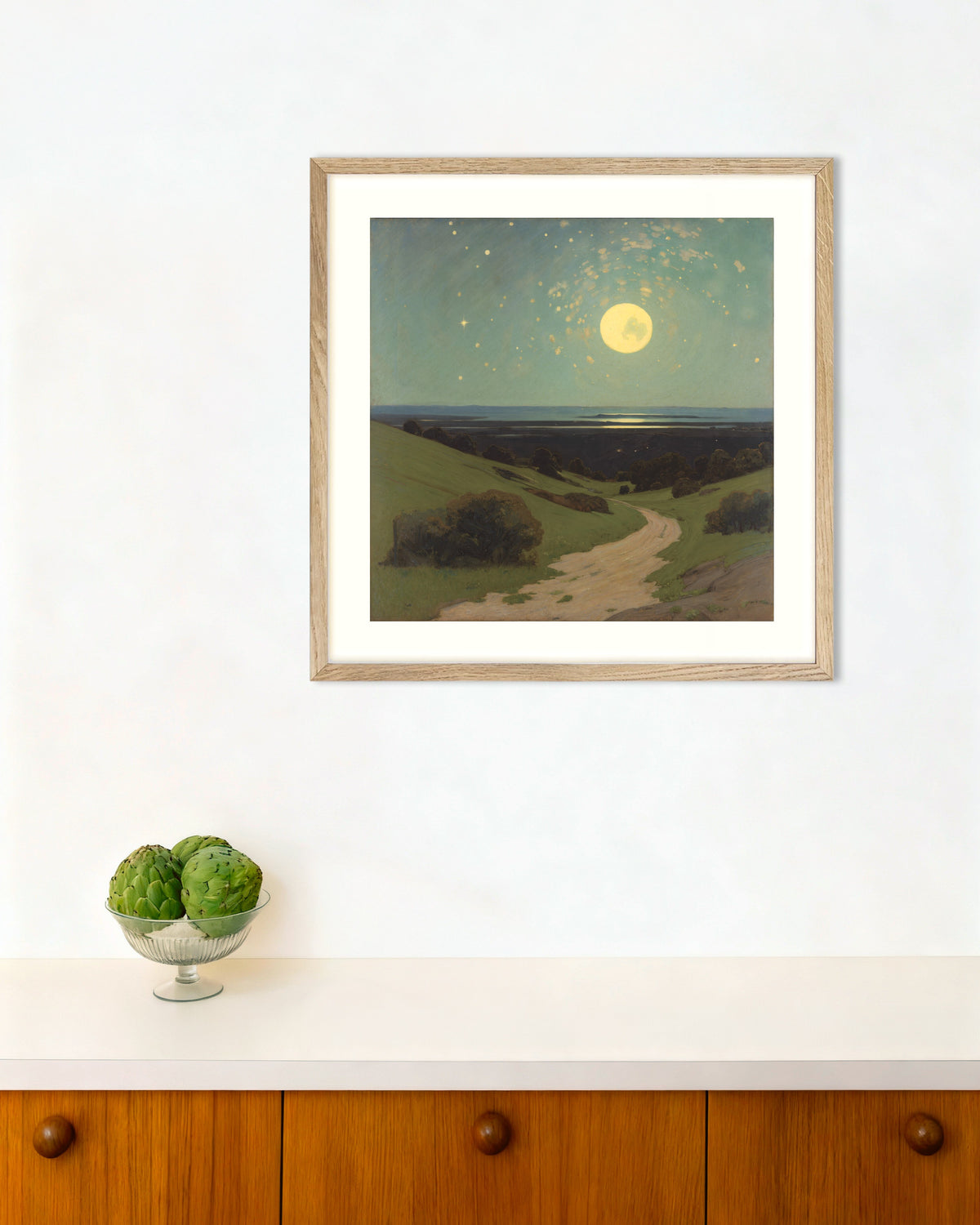Poster Luna piena sulle colline con cornice in rovere naturale