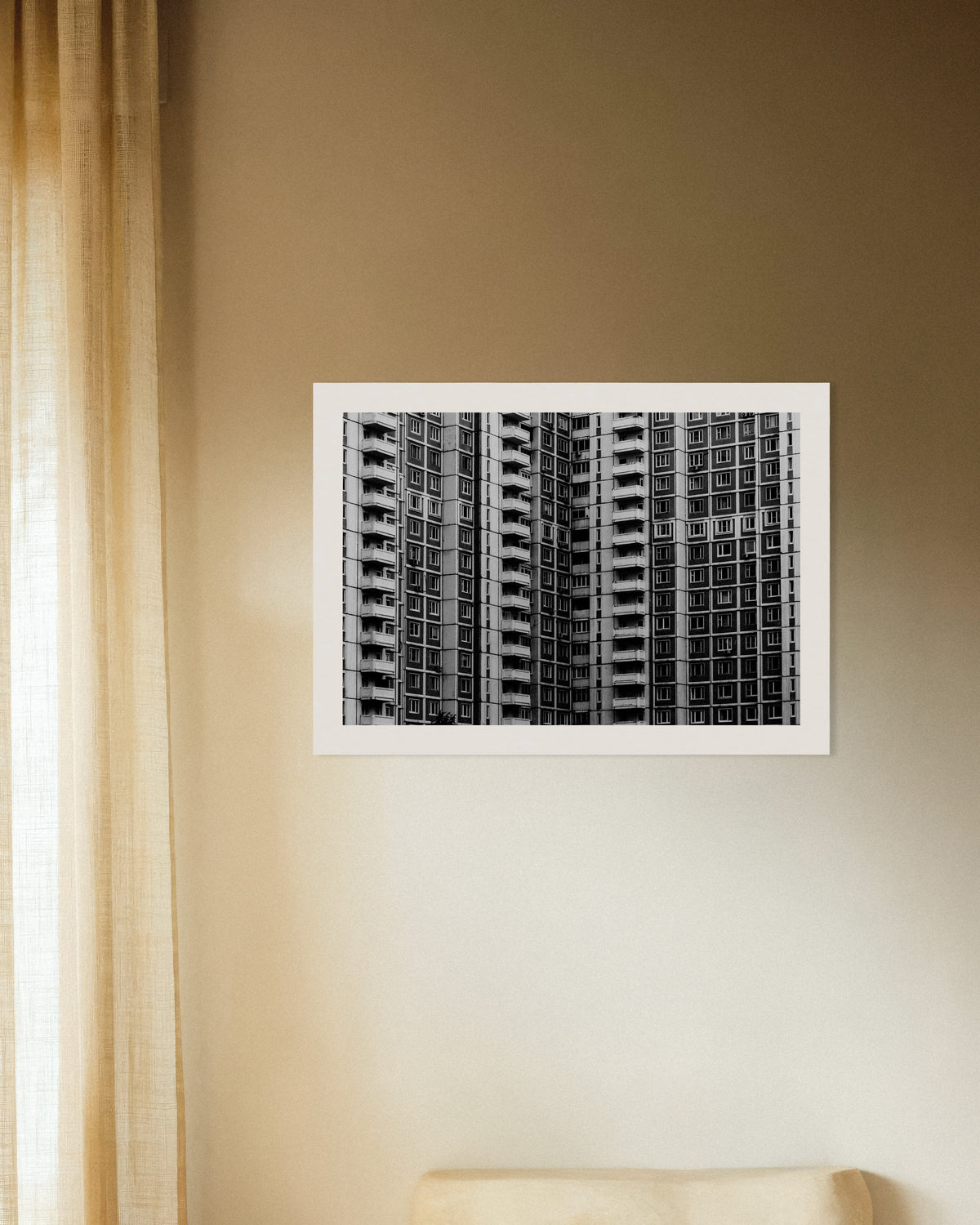 Poster «Griglia di finestre di un palazzo residenziale»